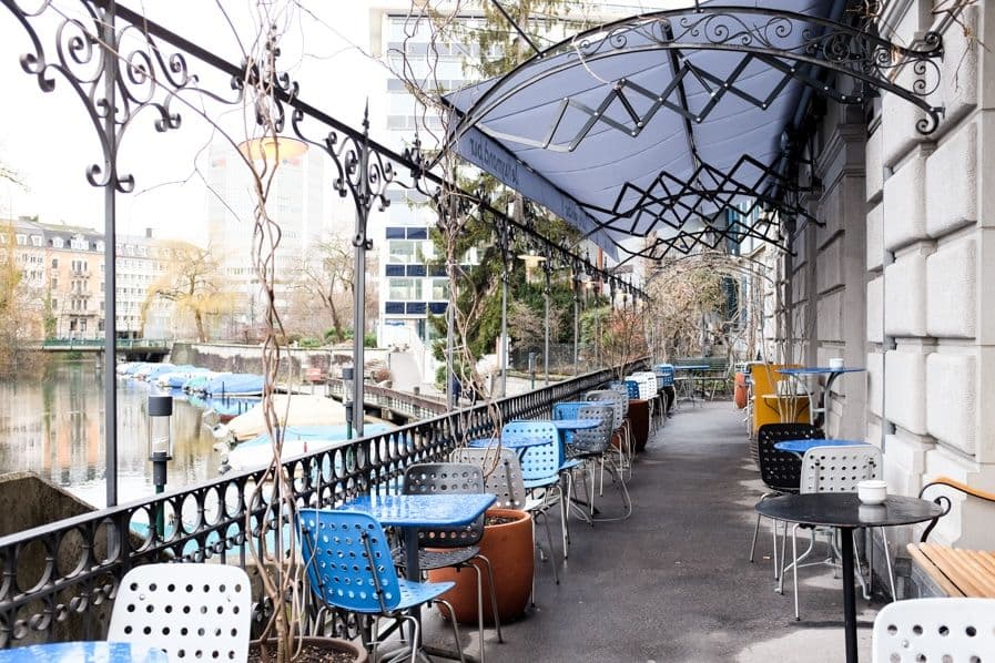 Le Raymond Bar