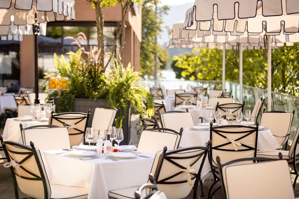Lulu. Restaurant, Café & Bar